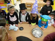 Halloweenský čarodějný den s karnevalem